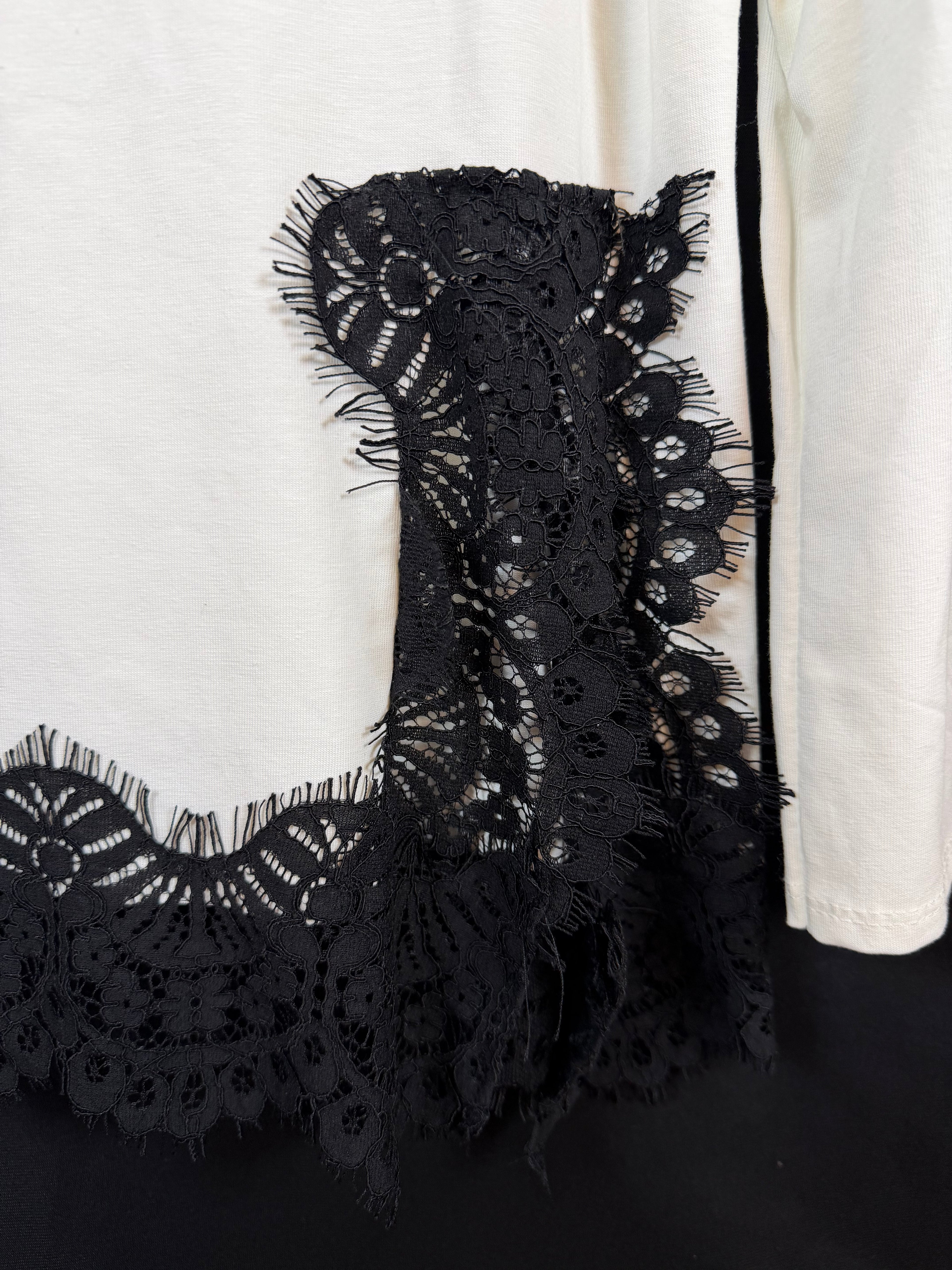 T-shirt a maniche lunghe e pizzo
