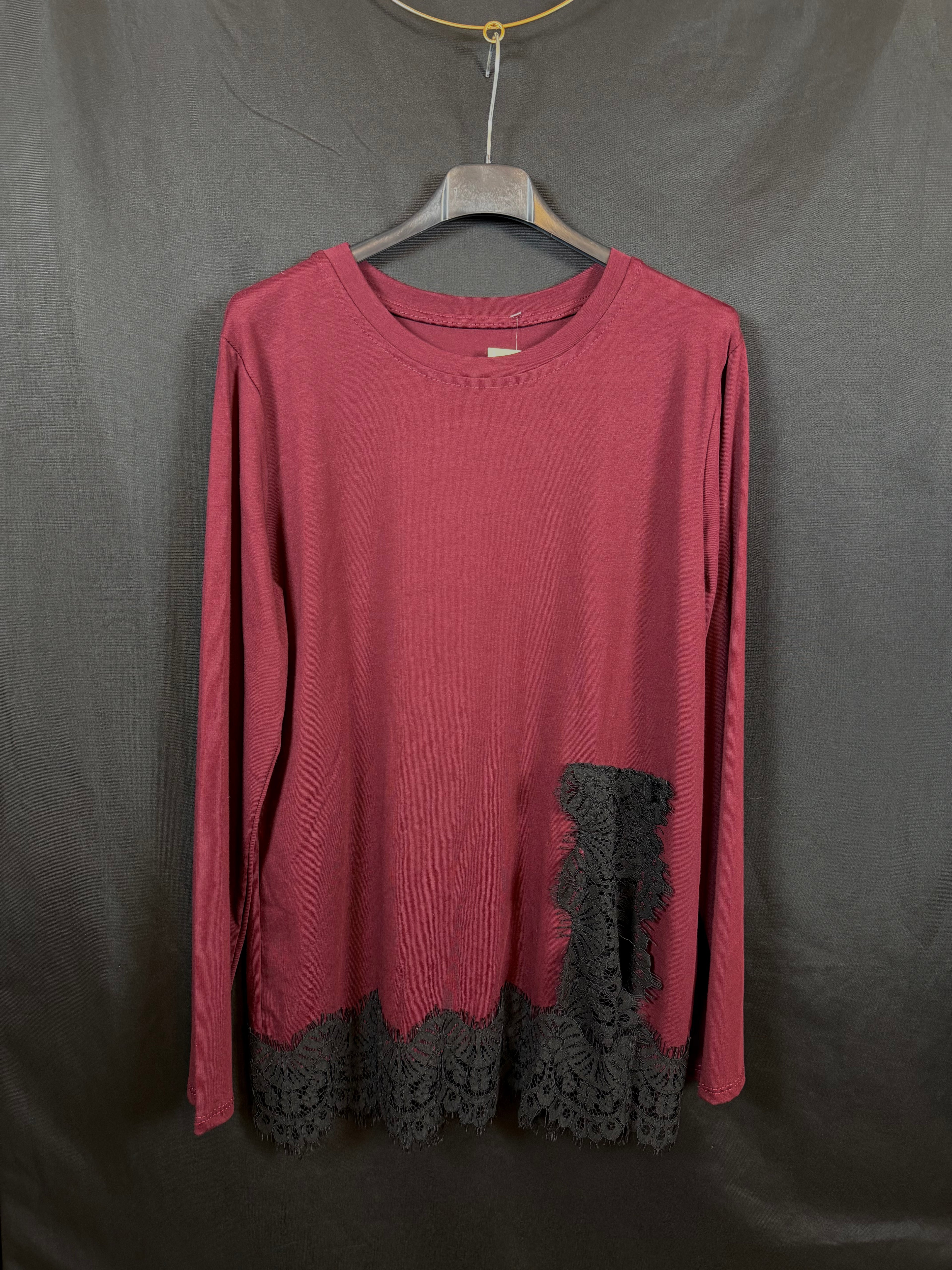 T-shirt a maniche lunghe e pizzo
