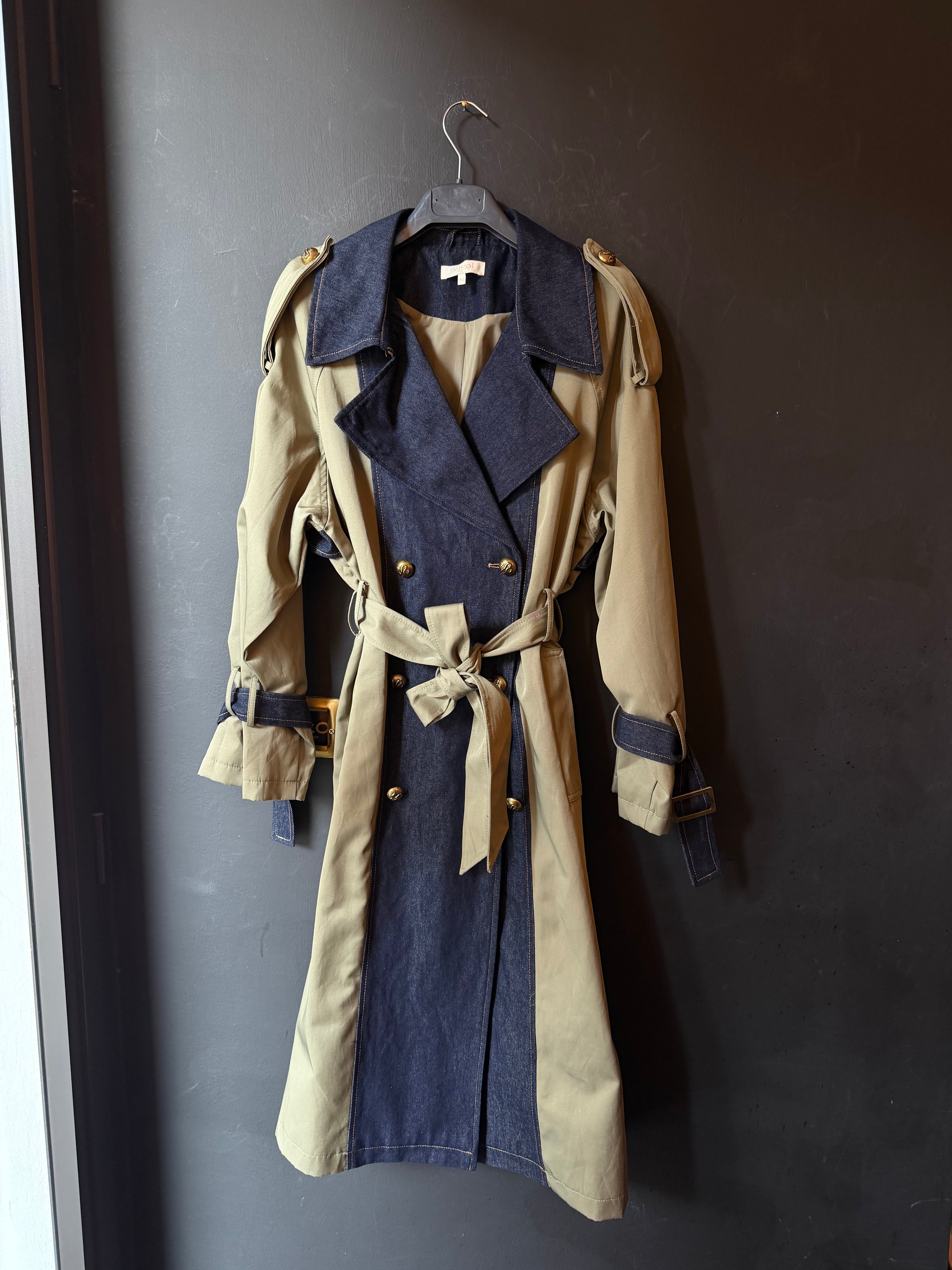 Trench lungo