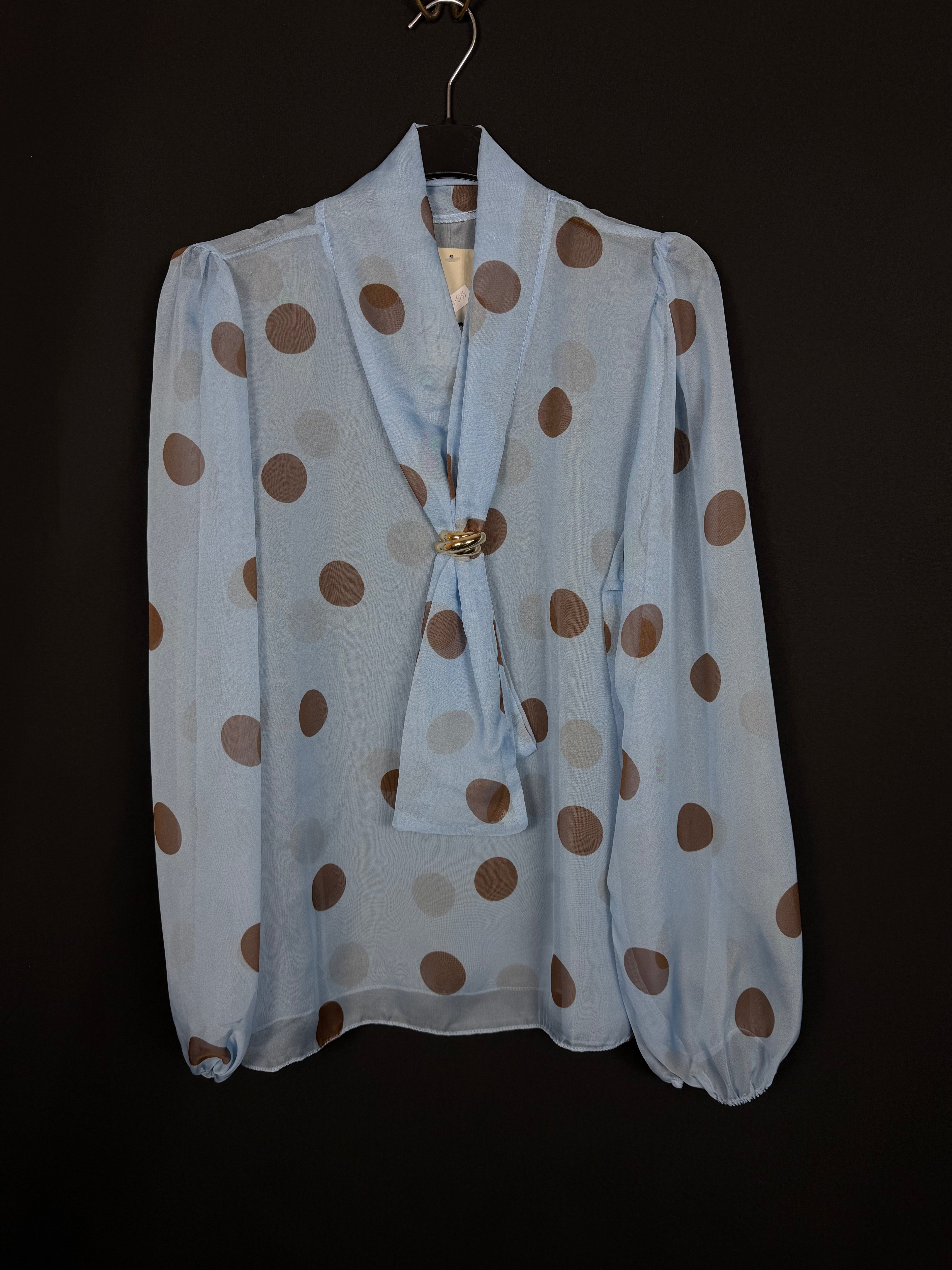 Camicetta stropicciata pois