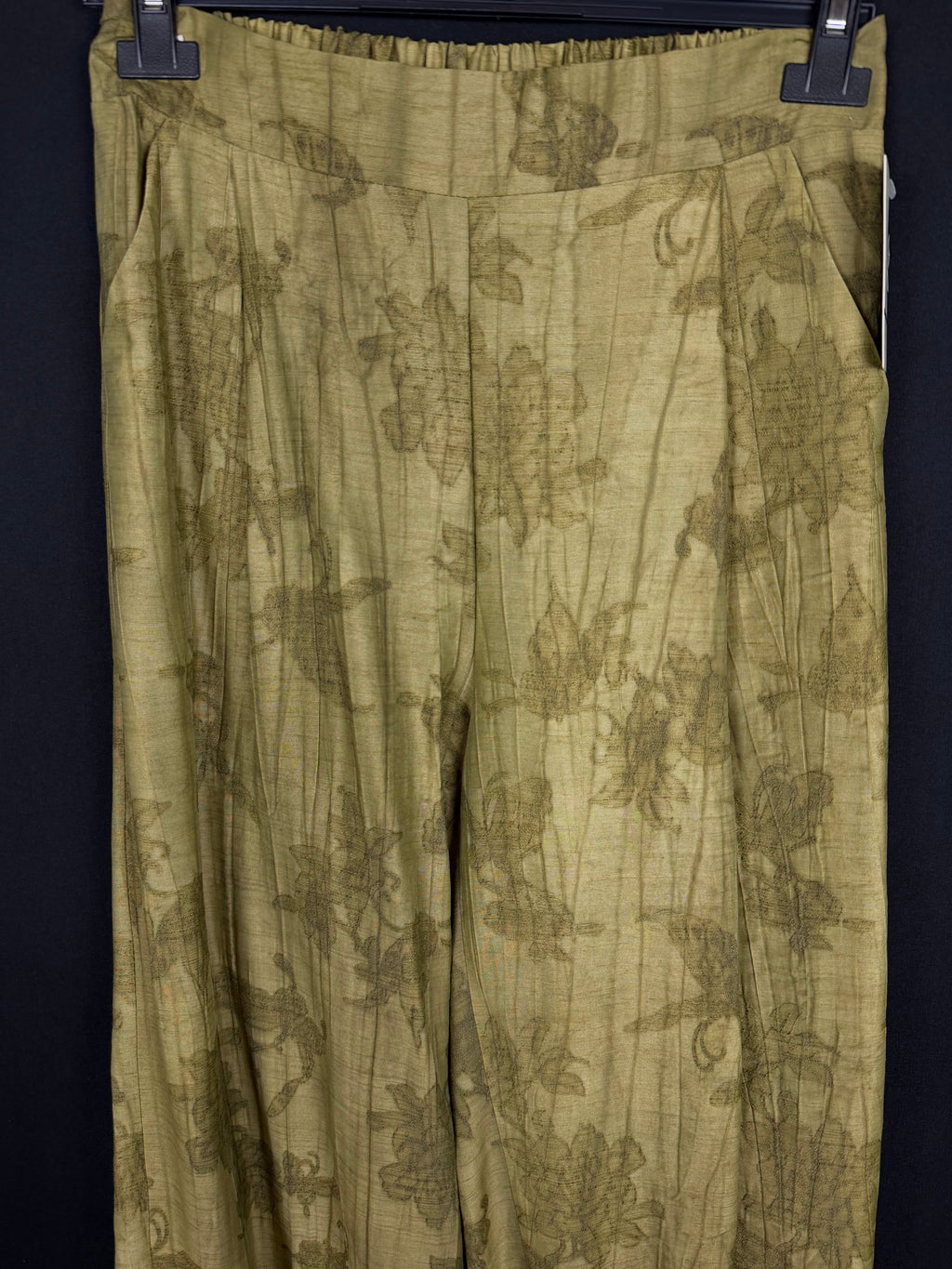 Pantalone tono su tono