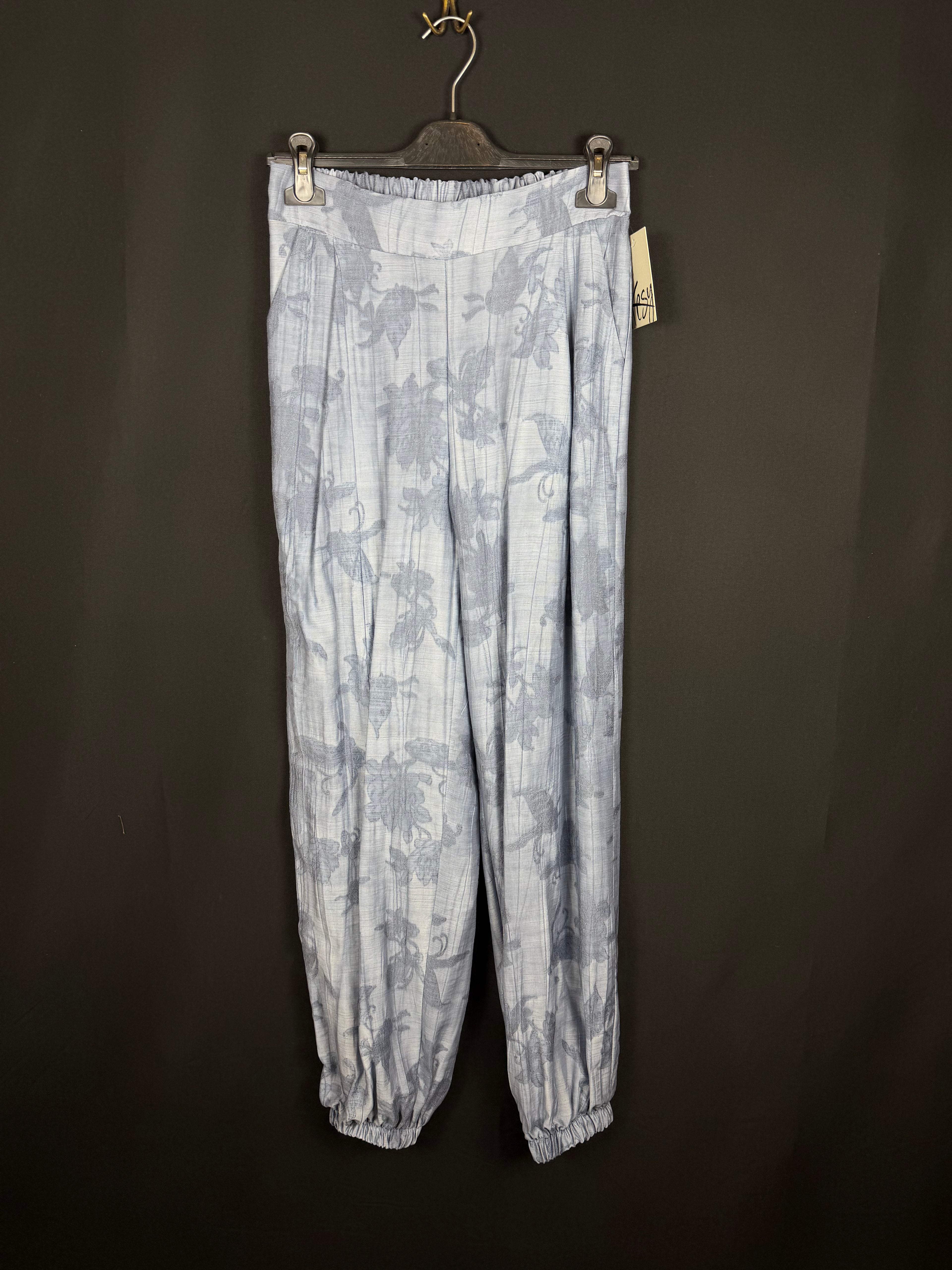 Pantalone tono su tono